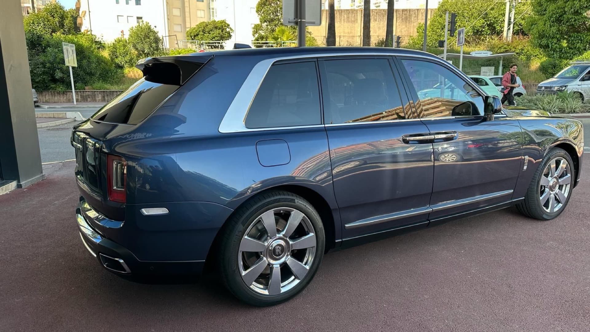 Rolls-Royce Cullinan: photo 2