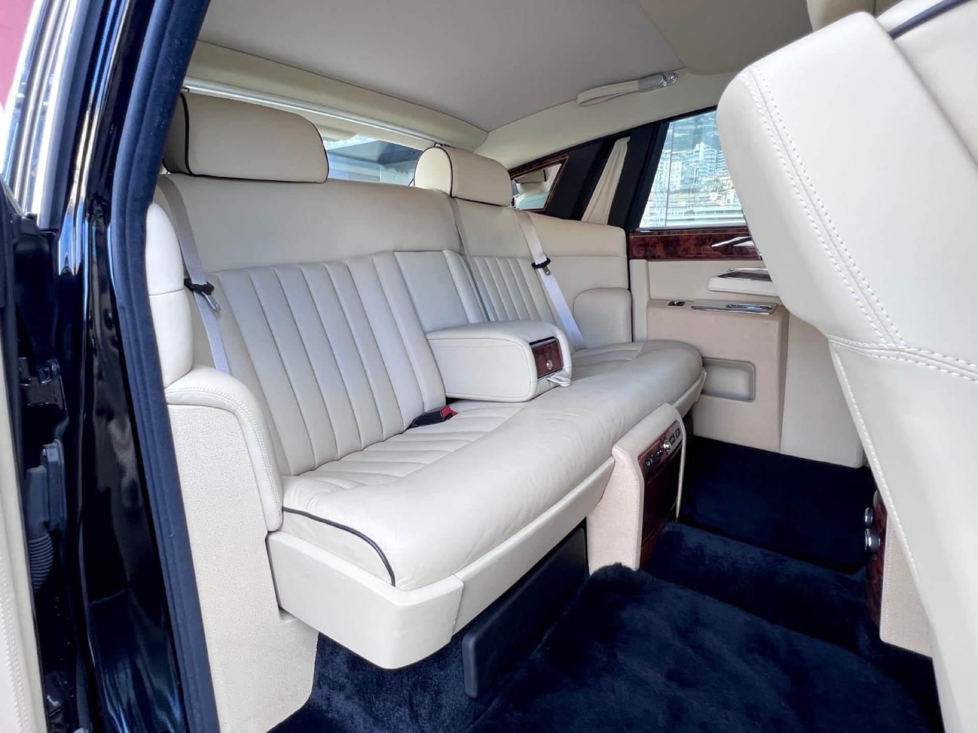 Rolls-Royce Ghost: photo 2