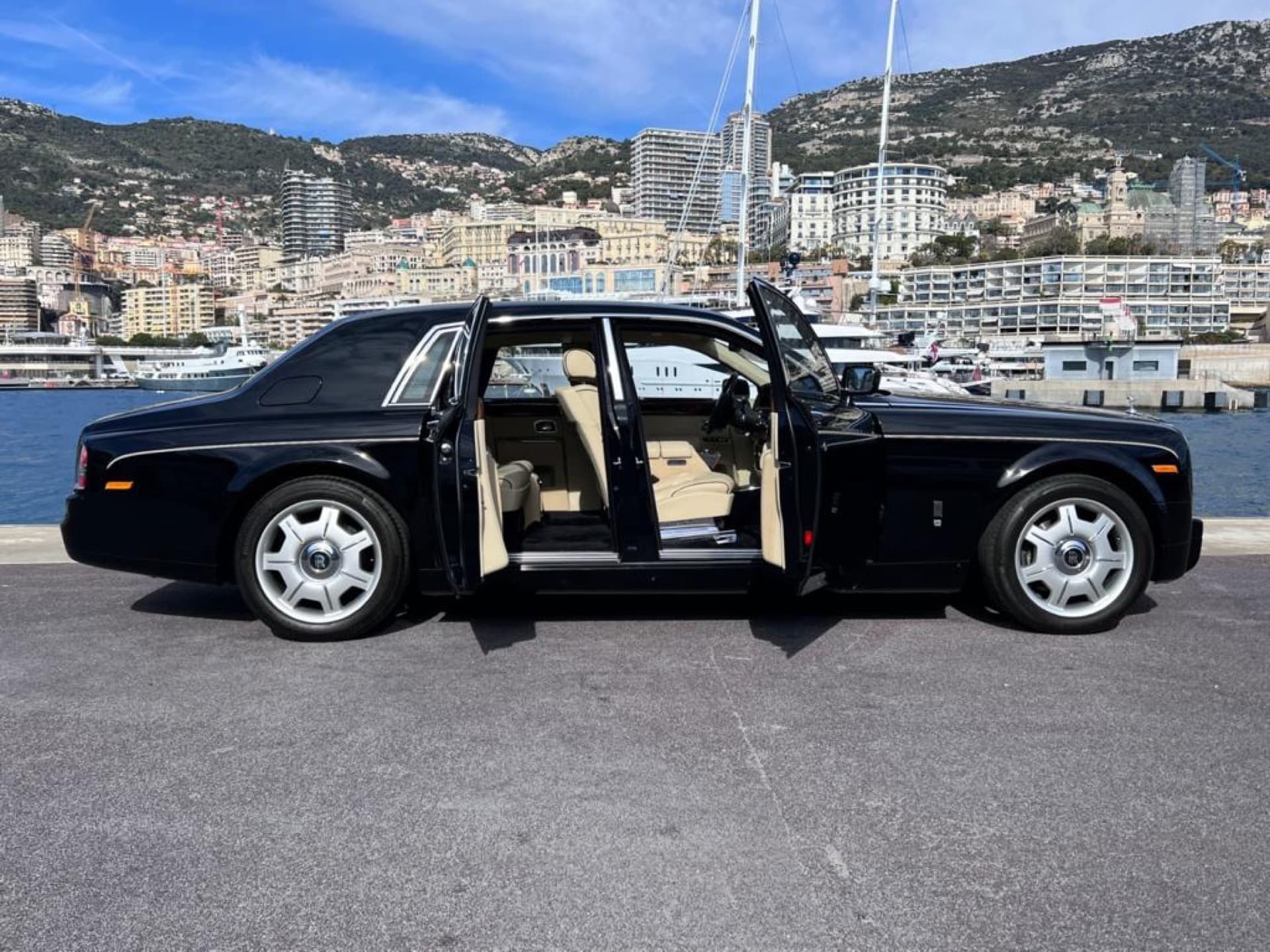 Rolls-Royce Phantom: photo 3